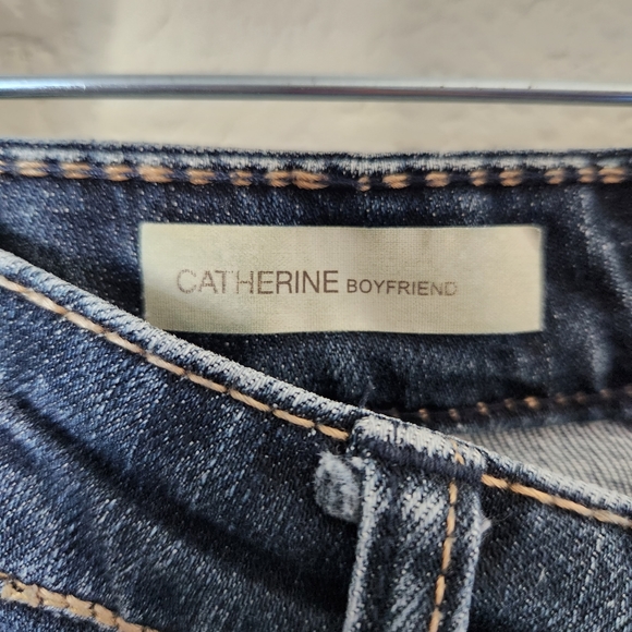 Kut from the Kloth Catherine Boyfriend Jeans, Size 6 - Picture 4 of 6